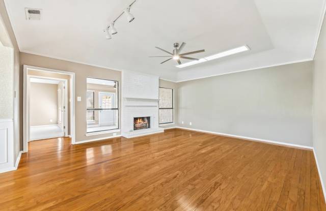 5801 Royal Rdg Gallery 3