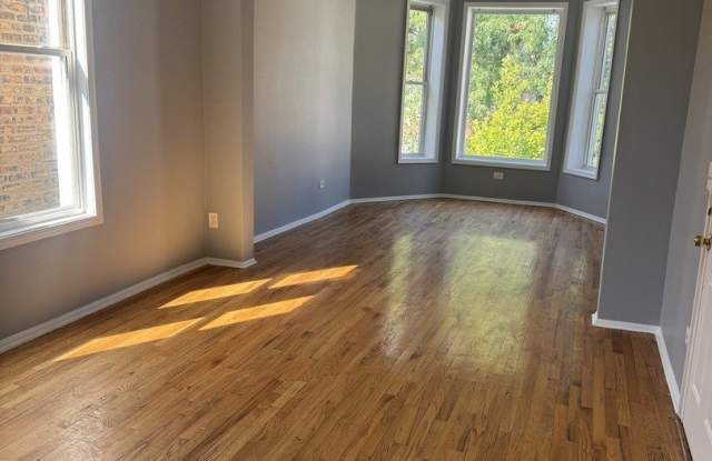 1643 S Trumbull Avenue Gallery 3