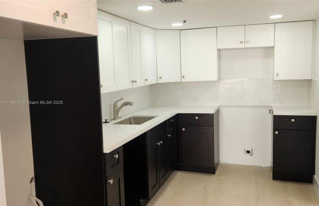 17890 W Dixie Hwy photos photos