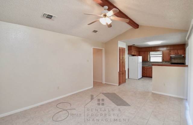 Charming 3 Bedroom 1.75 Bath, 1 Car Garage, 1 Carport Home In Copperas Cove! Gallery 3