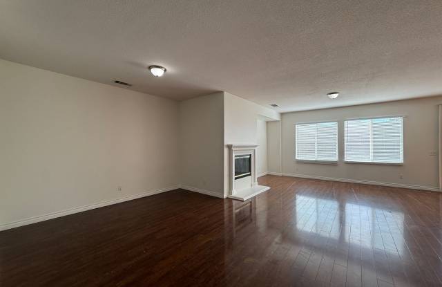 West Palmdale 4 bedroom Gallery 4