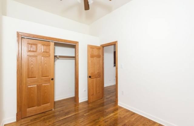 1043 North Sheffield Avenue Gallery 3