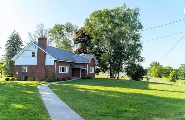 370 McFarland Lane - 370 Mcfarland Lane, Lawrence County, PA 16142