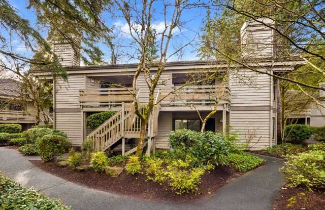 Bellevue Condo Minutes away from Downtown Bellevue! - 1380 Bellevue Way Northeast, Bellevue, WA 98004