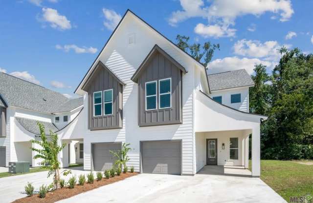 3 Bedroom Townhome Near LSU - 5832 Lake Shelf Drive, Baton Rouge, LA 70820