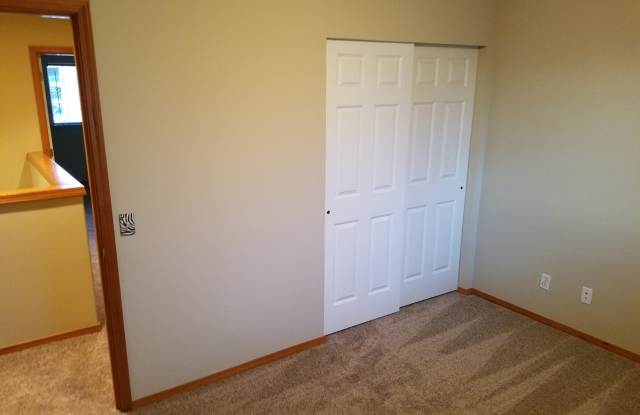 6802 37th Pl Ne Gallery 4