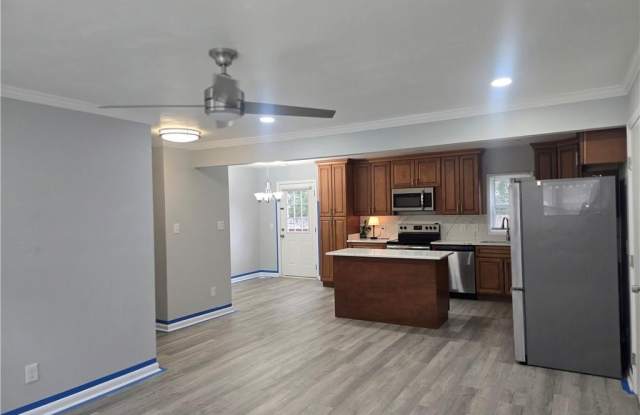 5246 Lepage Road Gallery 4