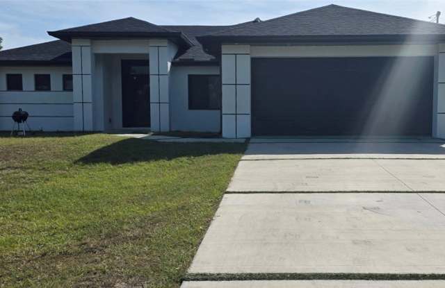 2615 40th Street W photos photos