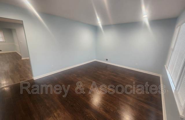 10111 Normie Lane Gallery 4