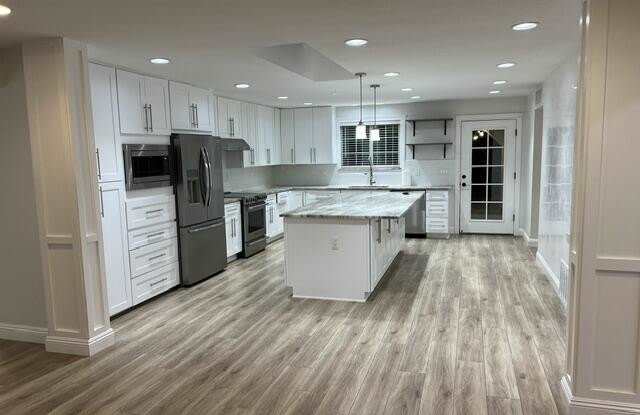 13001 N 65 Drive Gallery 4