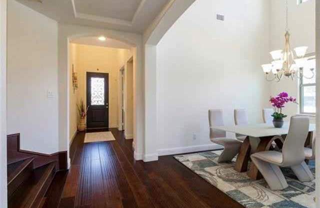 7249 Ridgepoint Drive Gallery 2