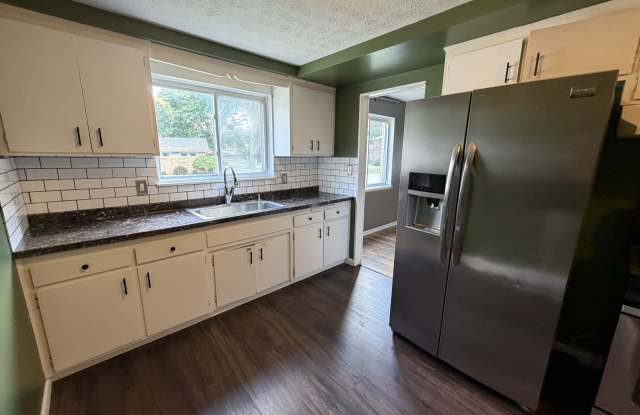 9406 Independence Boulevard #RIGHT Gallery 3