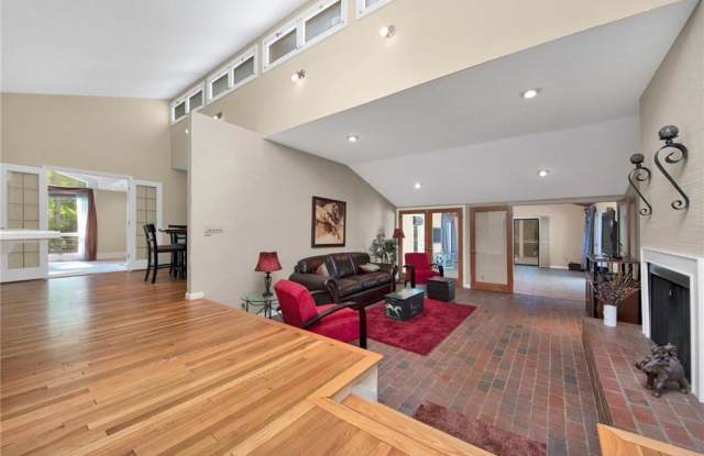 3305 Hutton Place Gallery 4