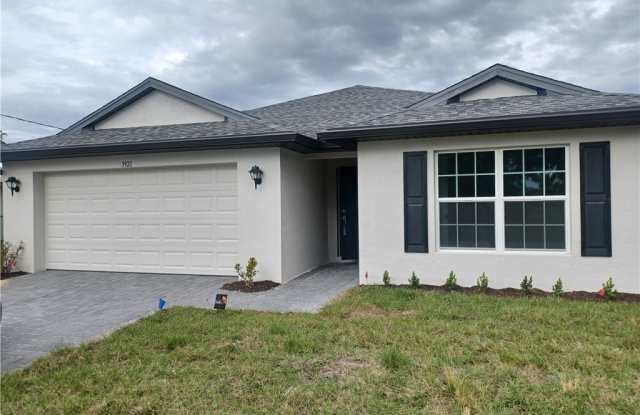 3921 NE 15th Place photos photos