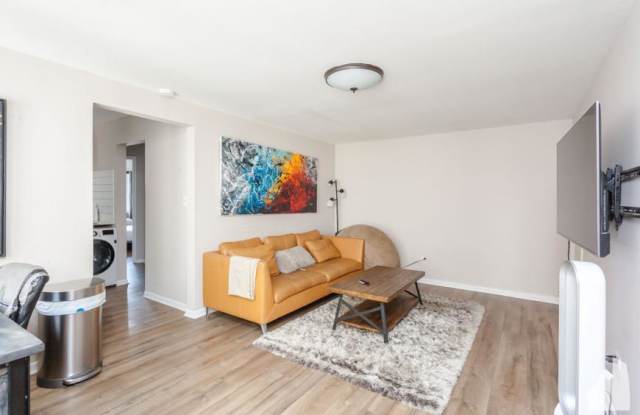 6427 N. Hermitage photos photos