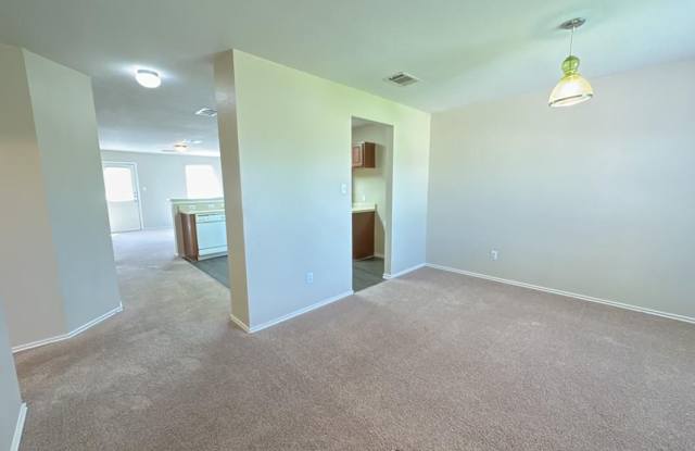 Amazing Corner Lot 3 Bed 2 Bath Home Gallery 3