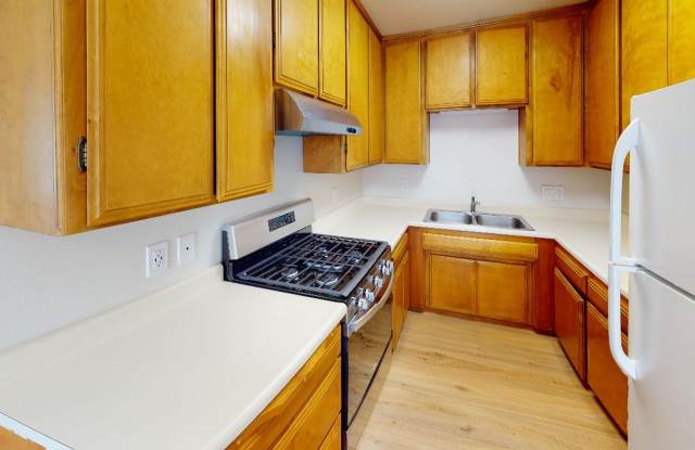 South, 602-604 photos photos South, 602-604 photos photos