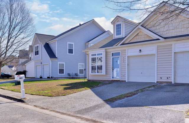 Spacious York County Duplex Gallery 4