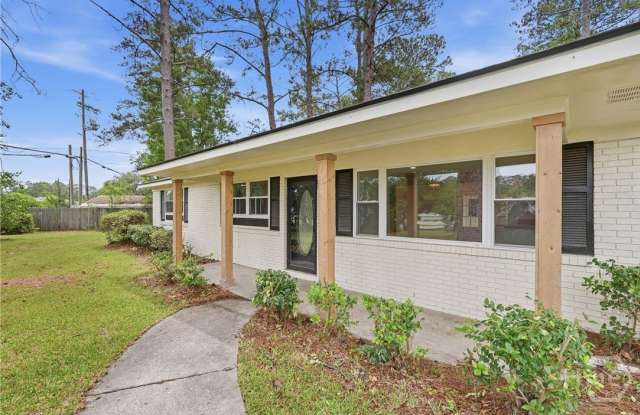 200 Frontage Road Gallery 1
