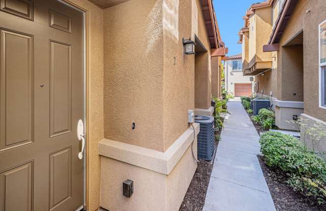 3 Bedroom 2 1/2 Bath Condo with yard and garage photos photos