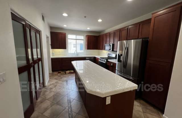1563 Hackberry Place - 1 photos photos