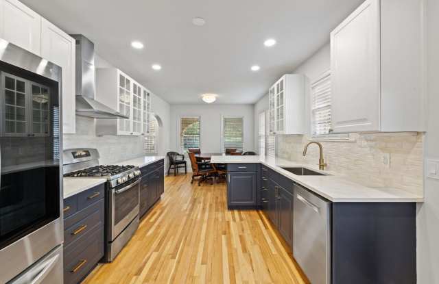 3209 Liberty Gallery 4