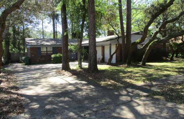 313 Somerset Drive - 313 Somerset Drive, Wright, FL 32547