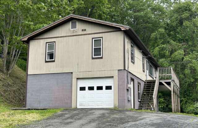 Three-Bedroom Upper Duplex Near Downtown Banner Elk photos photos