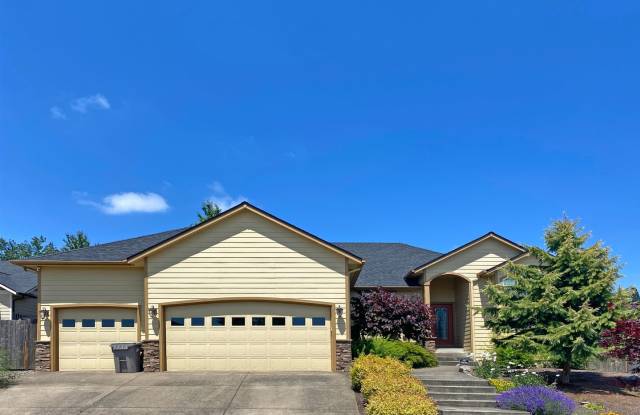 Beautiful Single Level Home in North Albany! - 2107 Northwest Grace Avenue, Albany, OR 97321