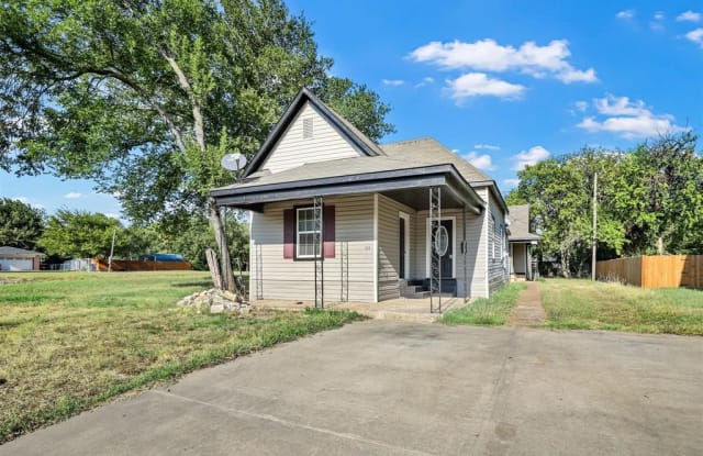 419 N Grand Avenue - 419 North Grand Avenue, Sherman, TX 75090