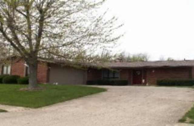 Spacious Three Bedroom Ranch Style Home photos photos