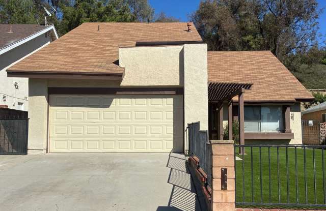 This beautiful two-story home in West Covina! 3 bedrooms and 2.5 Gallery 1