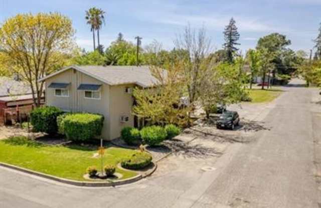 1749 Magnolia Street - 3 photos photos