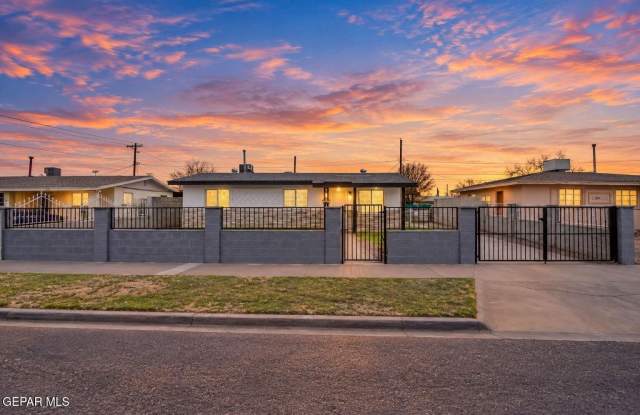 5316 SAXON Drive Gallery 2