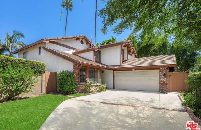 13031 Magnolia Blvd photos photos