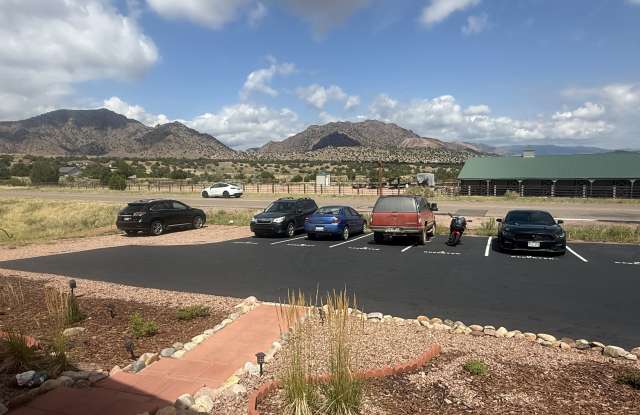 1744 Mariposa Road Gallery 3