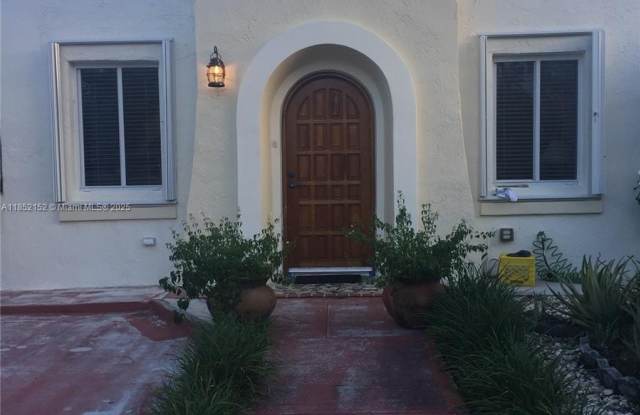 1662 SW 12th St photos photos