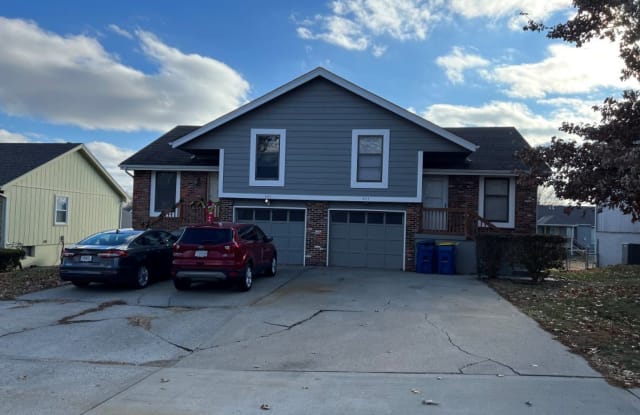 433 Lee Dr - 433 Lee Drive, Liberty, MO 64068
