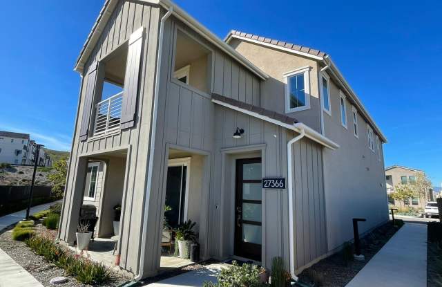 Newer 4BR Valencia Home in Solaire | Pool Community | Prime Location - 27366 Snow Creek Place, Los Angeles County, CA 91355