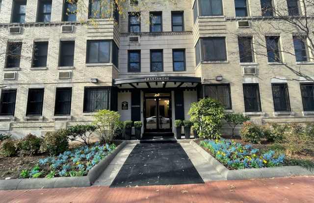 Updated Corner Unit at the Swarthmore in Foggy Bottom photos photos