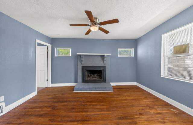 4-Bedroom, 2-Bath Home with Generous Outdoor Space Gallery 4