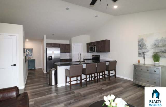 4 Bedroom, 3 bath townhome available Now! Gallery 4