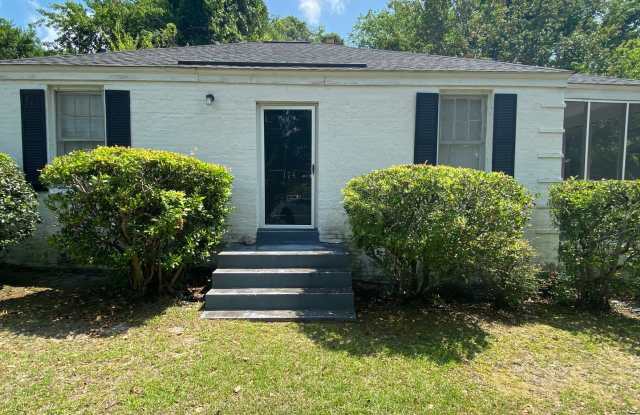 2-bedroom, 1 bath home available in Rosewood area! photos photos