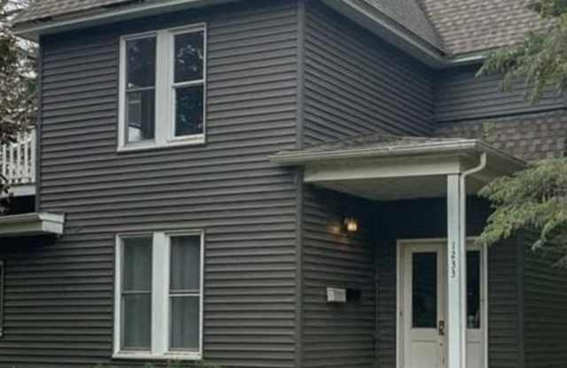 1233 7th St - 1233 7th Street, Hudson, WI 54016