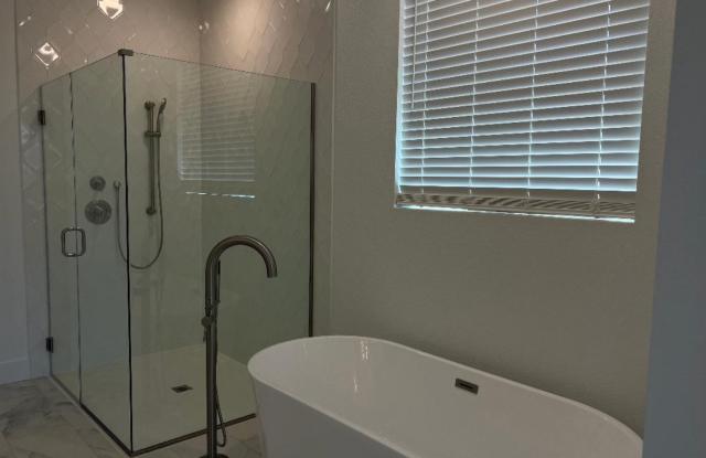 Stunning (BRAND NEW) Rancho 4/3!  MUST SEE!  See below for viewings photos photos