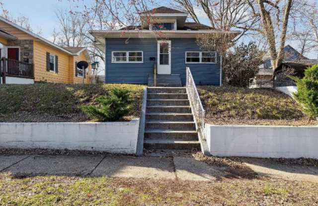 302 Howard Street - 302 Howard Street, South Bend, IN 46617