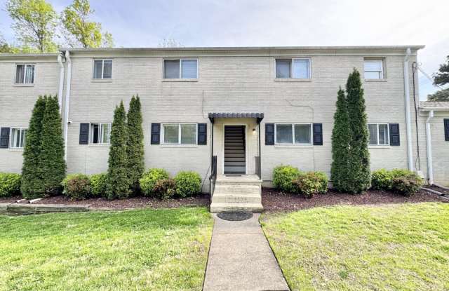 2 Bedroom Apartment Convenient to UNCG & Downtown Greensboro photos photos