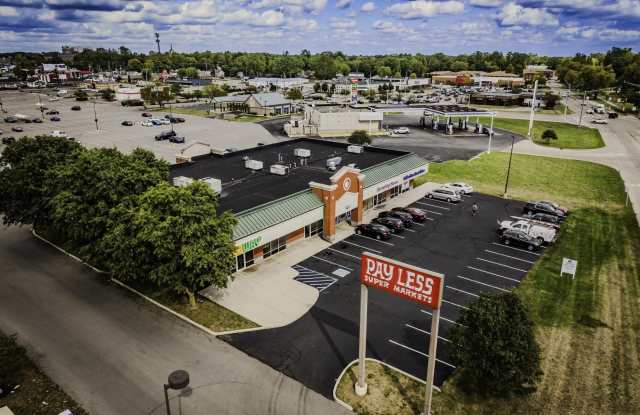 2902 W White River Boulevard Gallery 4