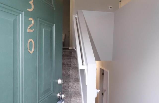 320 Lakeview Drive Gallery 2