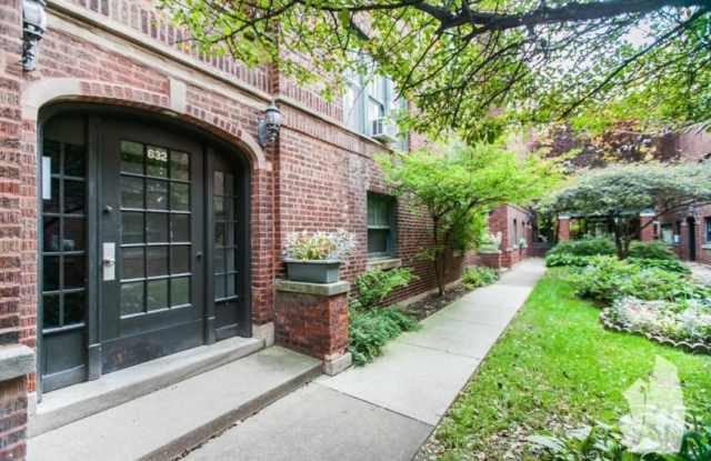 634 W Arlington Pl Gallery 2